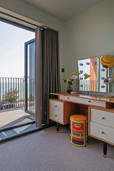 Vorhang-Systeme, SG 6465, Leviso Light, Wings Close, Broadstairs, United Kingdom