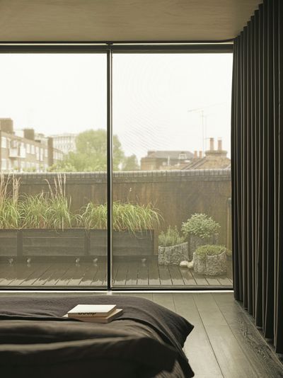 Vorhang-Systeme, SG 6870, Basicscreen 1-10%, Bethnal Green, London, United Kingdom, black