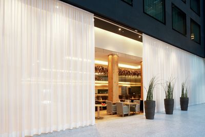 Vorhang-Systeme, SG 5600, Colorama 1, Room shot "Radisson Blu Hotel", Zurich, Switzerland