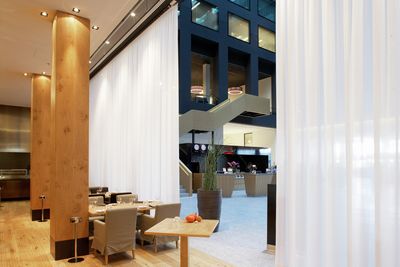 Vorhang-Systeme, SG 5600, Colorama 1, Room shot "Radisson Blu Hotel", Zurich, Switzerland