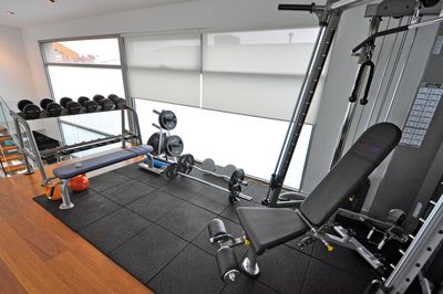 Rollo-Systeme, SG 4910, Basicscreen 1-10%, Room shot "The Fish Tank – Private Residence", Melbourne, Australia