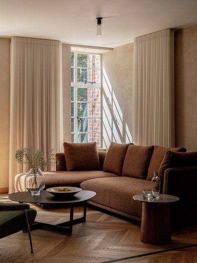 Vorhang-Systeme, SG 6870, Colorama 1, Ashley Court, London, United Kingdom