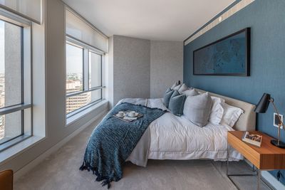 Rollo-Systeme, SG 4960, Multiscreen 1-10%, Centre Point, London, United Kingdom, Recess