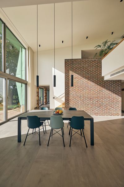 Elektrozug-Systeme, SG 5600, Colorama 1 Multicolour, Copper Bottom, Oxford, United Kingdom