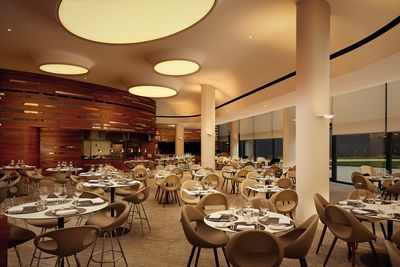 Rollo-Systeme, SG 4970, Multiscreen 1-10%, Double Tree by Hilton, Wroclaw, Poland