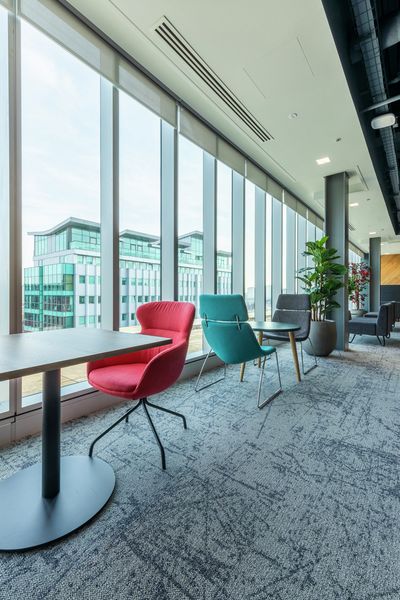 Rollo-Systeme, SG 4960, Versascreen 1-10%, Virgin Money, Glasgow, Scotland, United Kingdom