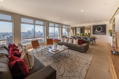 Rollo-Systeme, SG 4960, Multiscreen 1-10%, Centre Point, London, United Kingdom, Recess