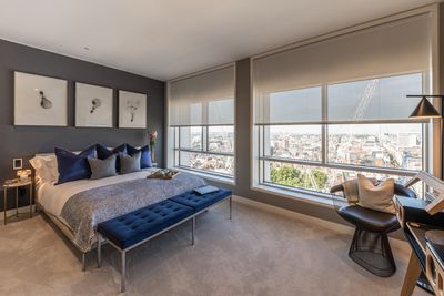 Rollo-Systeme, SG 4960, Multiscreen 1-10%, Centre Point, London, United Kingdom, Recess