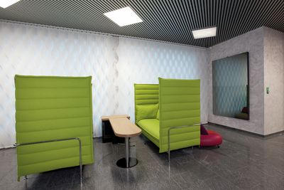 Vertikal-Lamellen, SG 2810, Multi Visio, Raiffeisen, Schötz, Switzerland, Vertical Waves